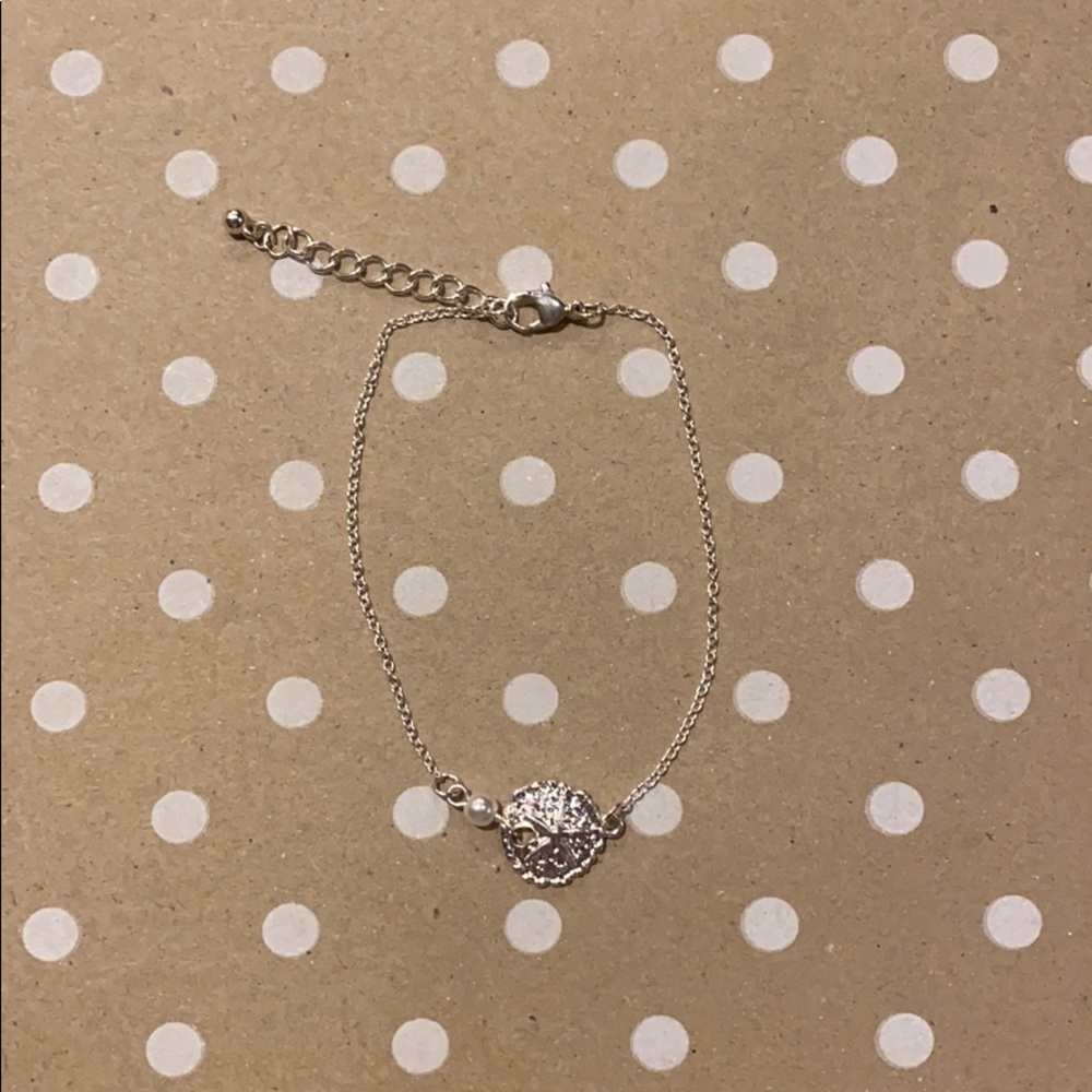 Clasping dainty beach anklet